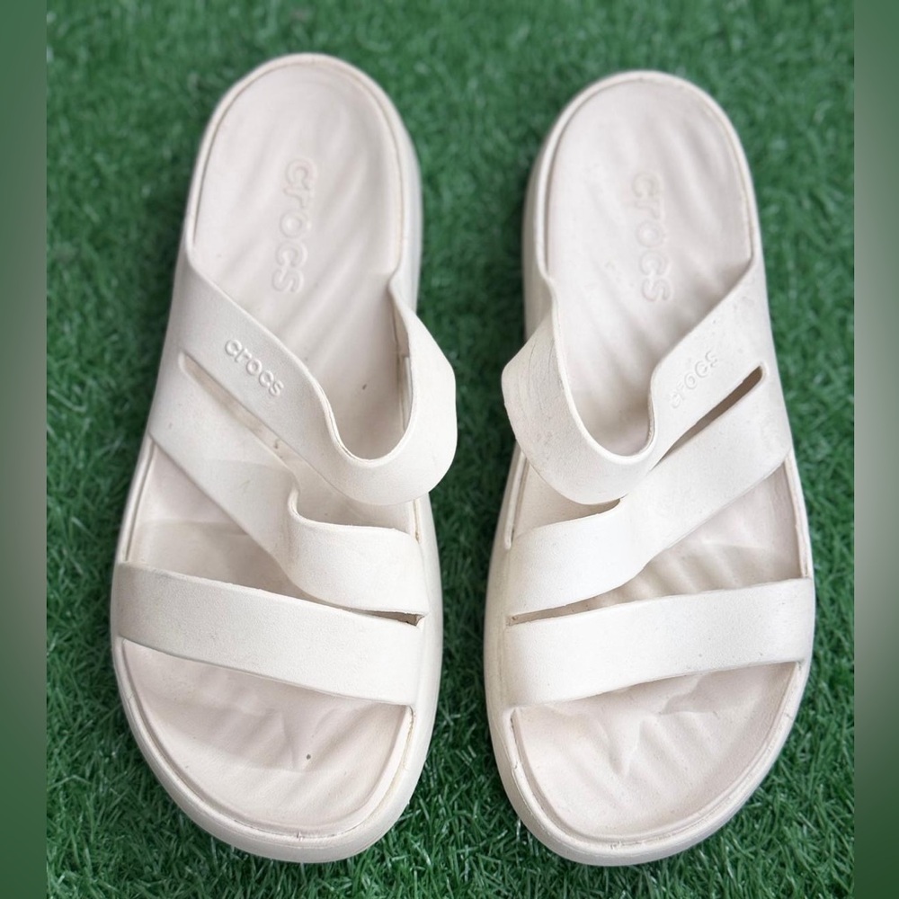 CROCS Women's Classic White Sandals Size‎ 10